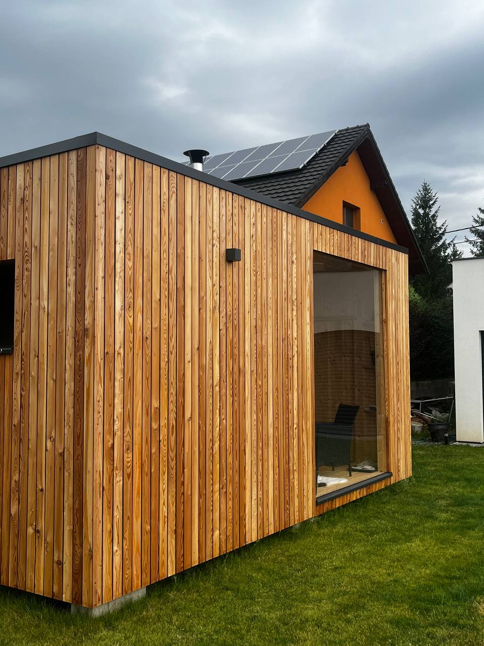 Sauna — okno do zahrady